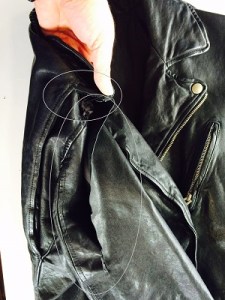 革ジャン修理前