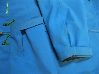 パタゴニア・ゴアテックスシェルジャケットクリーニング。黒い擦れ汚れ